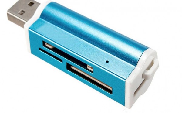 Lettore per più schede