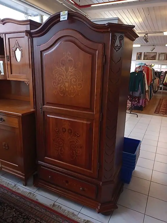 1türiger Kleiderschrank / Holzschrank mit hübschem Decor