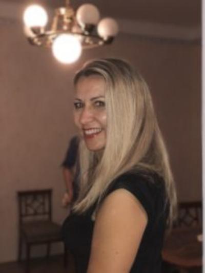 Ivana, sono una donna femminile e solare