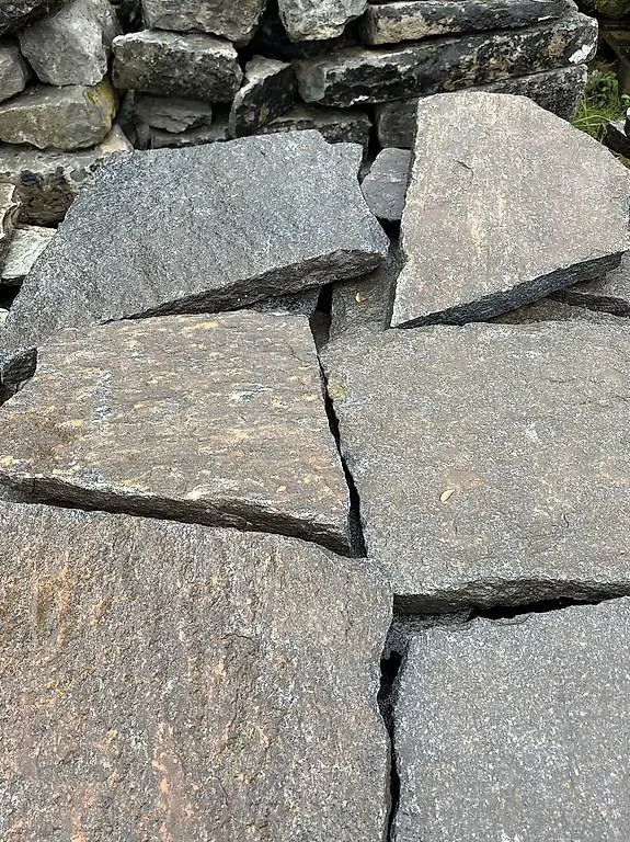 Granitplatten Maggia formwild Gartenplatten