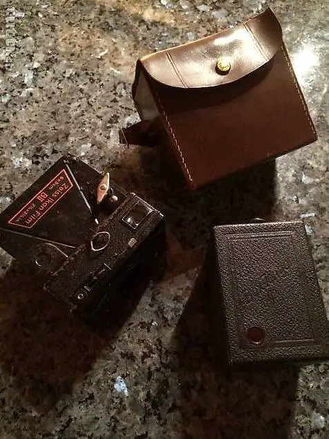 Zeiss Ikon mit original Ledertasche