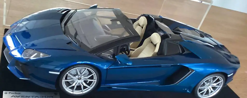 HK103 Lamborghini Aventador LP 700-4 Roadster - Blu Monterre