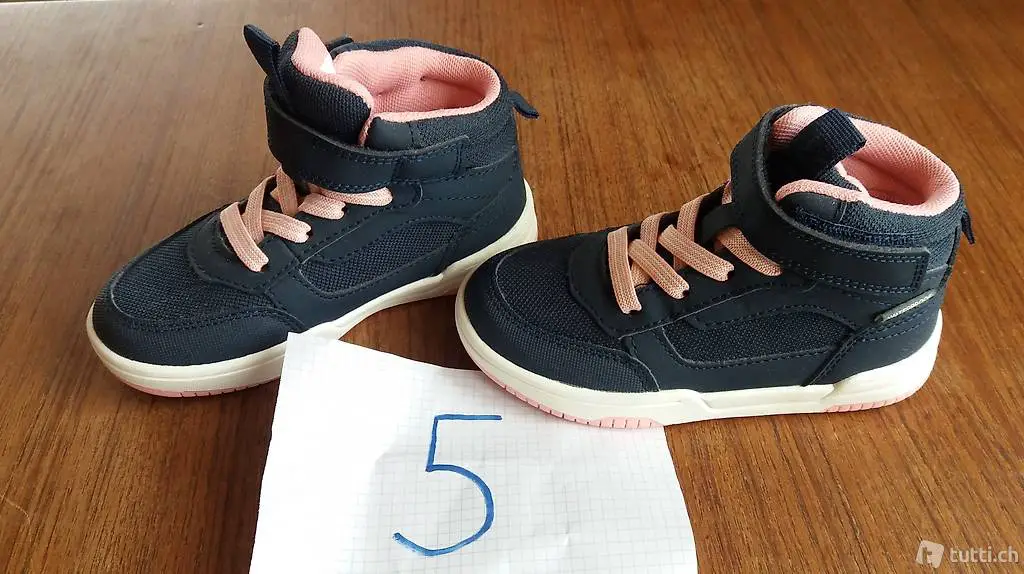 TURNSCHUHE , NEU , GR.26