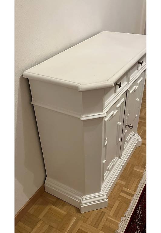 Holzkommode mit Spiegel, überstrichen in Weiss