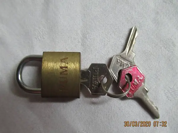  Vorhängeschloss, Abschliessschloss, mit 3 Schlüsseln