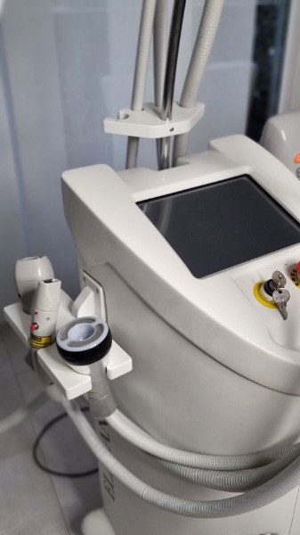 Professionelles Multifunktionsgerät für Körper & Gesicht