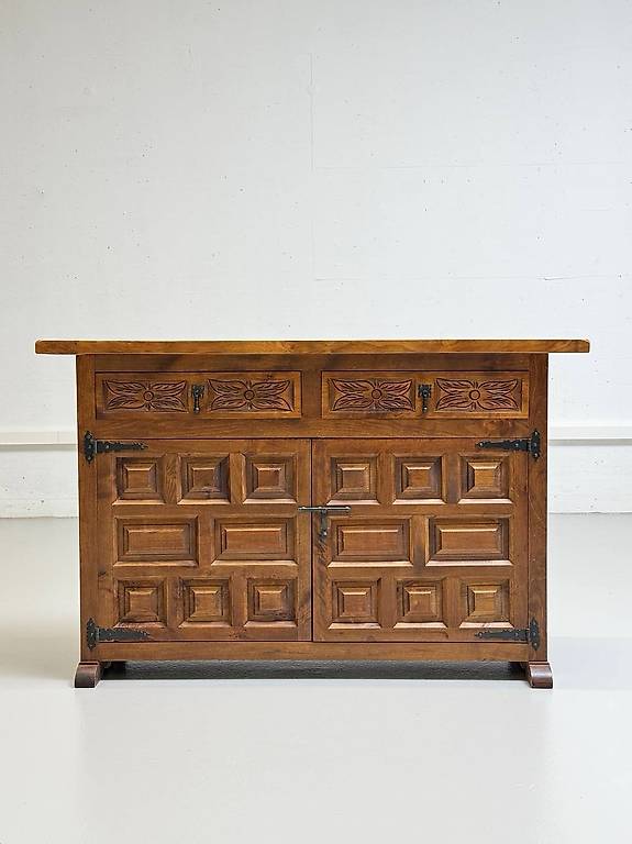 Spanische Catalán-Kommode aus Nussbaumholz, 1920er