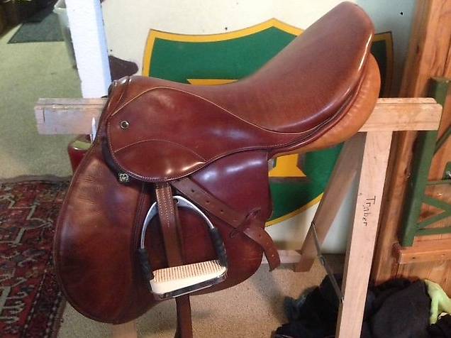 Stübben Pferde Sattel Vollblüter Ross Ledersattel