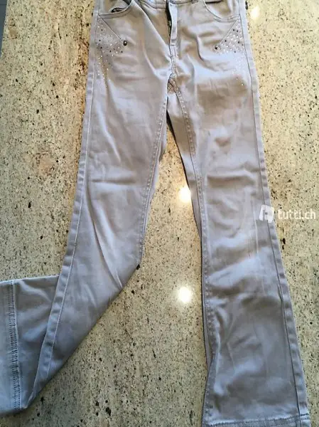 Gut erhaltene Mädchenjeans Gr. 128