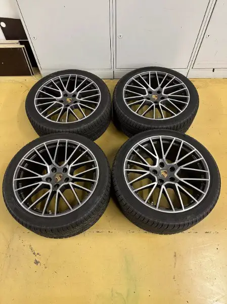 Porsche Cayenne Coupe E3 9Y0 21 Zoll Winter Kompletträder