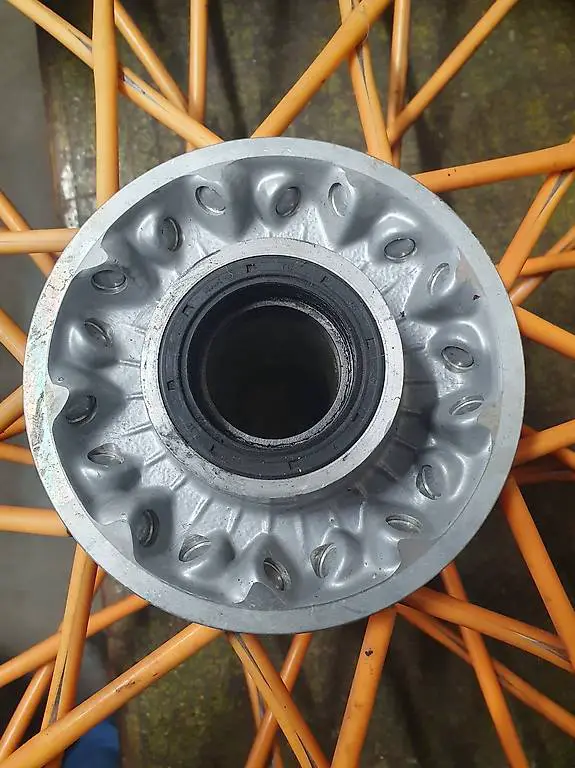 Radnabe vorne KTM 17" Behr