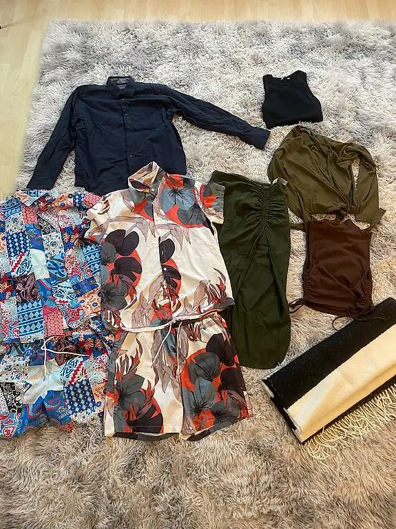 Damen und Herren Bekleidung S&M