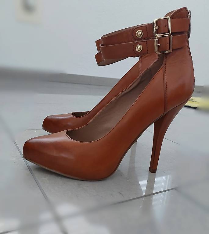 Highheels mit Riemchen