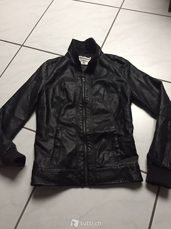 Damenjacke in der Gr. S( Kunstleder)