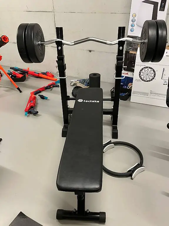 Hantelbank inkl. Langhantel