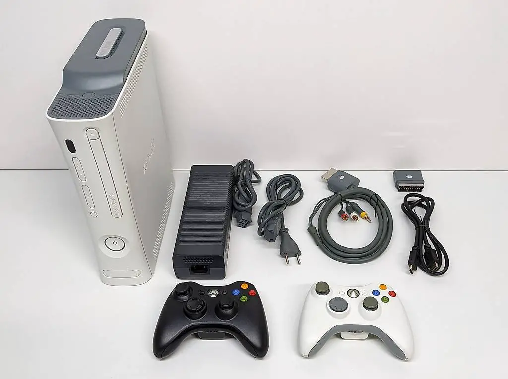 Microsoft Xbox 360 mit 2 Controller -