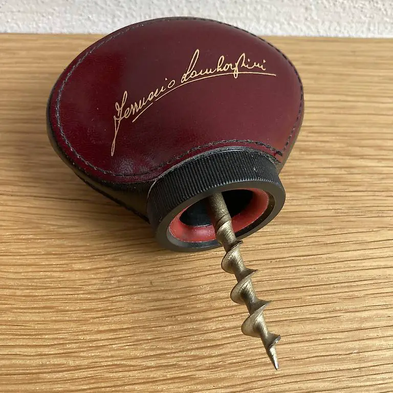 Zapfenzieher aus Leder