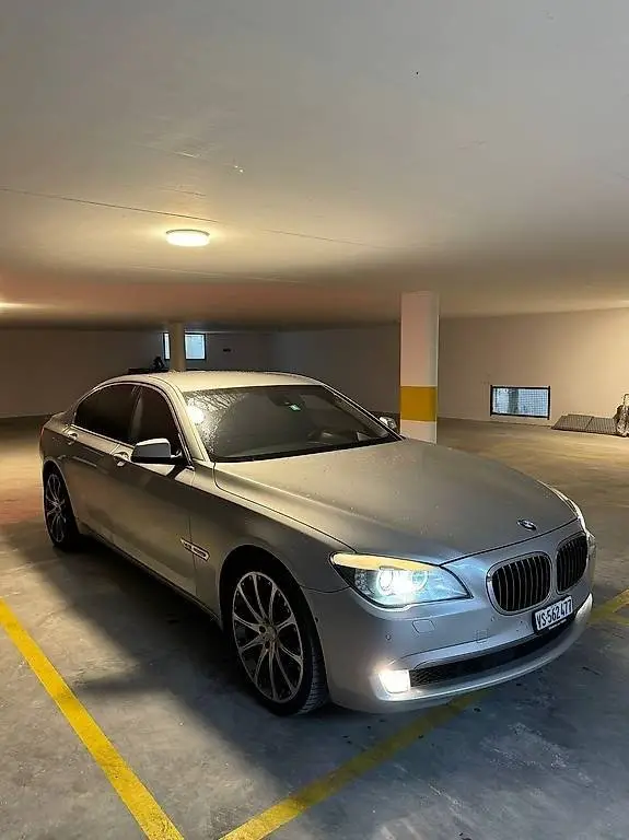 BMW 7er Reihe F01 740d xDrive