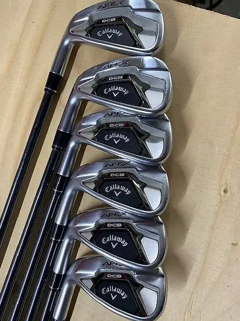 Callaway Apex DCB Eisensatz 5 - P mit Graphitschaft gefittet