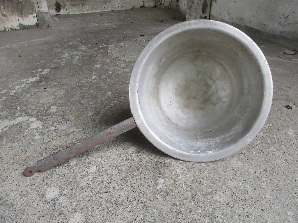 Holzherd-Pfanne aus Metall Alpin Chic Deko RAR Älpler