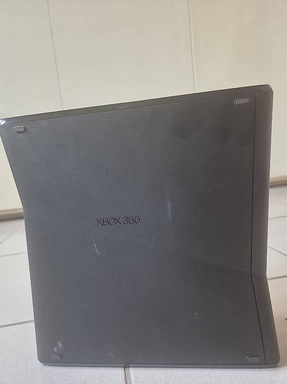 Vendo xbox 360 s console