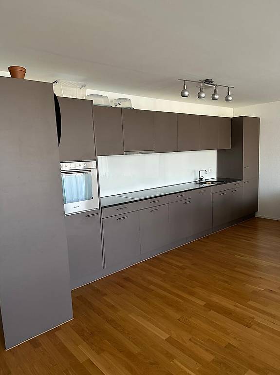 Wohnung in Emmen zu UNTERMIETE fur 1 Jahr (evtl. laenger)