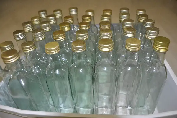 1/2 Liter Glasflasche/Sirupflasche/Essigflasche weiss eckig