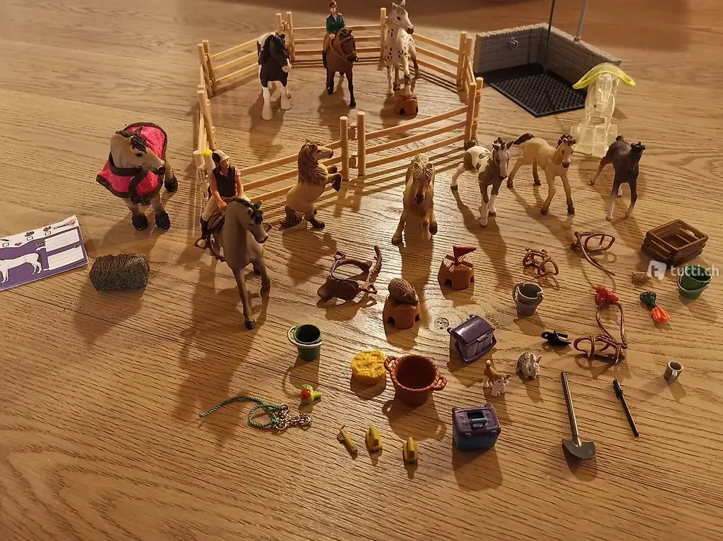 Schleich Horse Club Waschplatz 10 Pferde Reiter Igel Hase ..