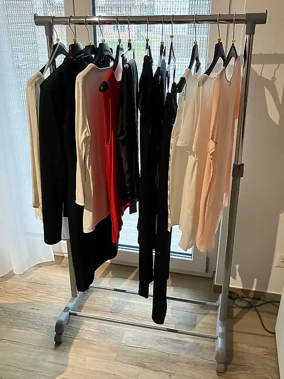 Damenmode neu Kleiderpaket Grösse 38 Warenwert CHF 1600