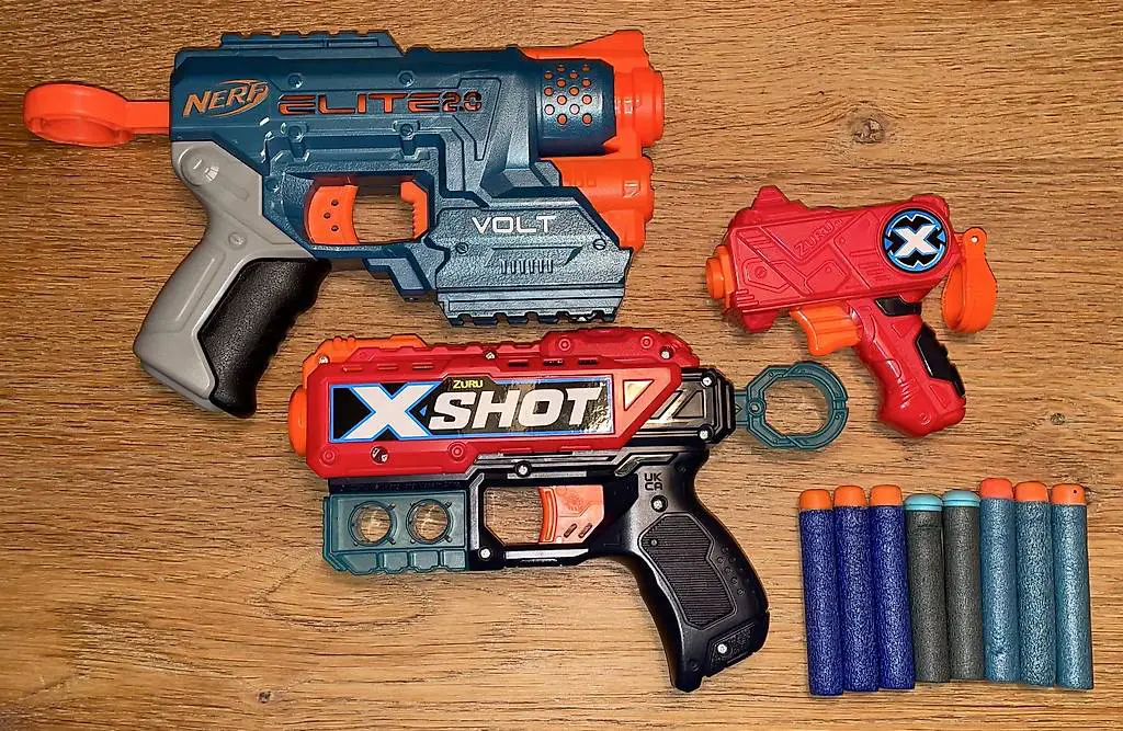 Nerf und X-Shot Blaster