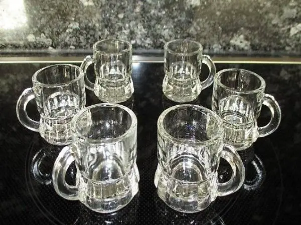 6 NEUE Schnaps-Gläser mit Henkel