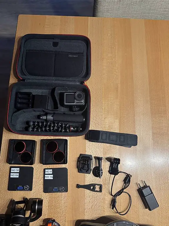 Dji Osmo Action mit Zubehör