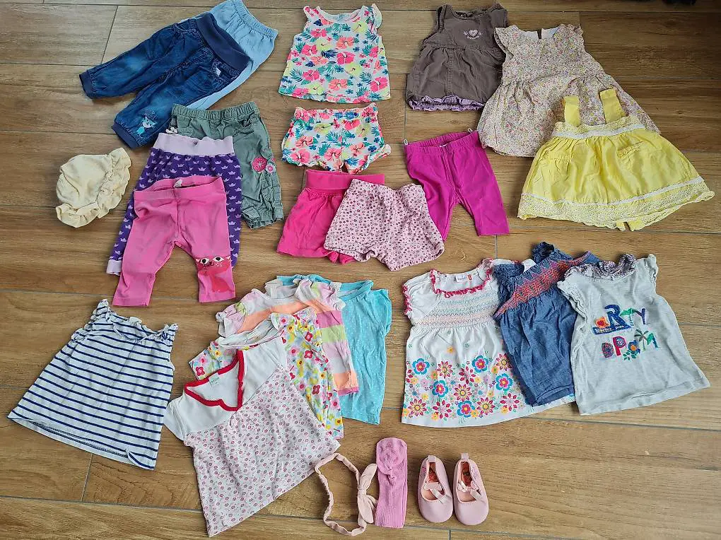 Babykleider Gr. 68 / Kleiderpaket Nr. 2