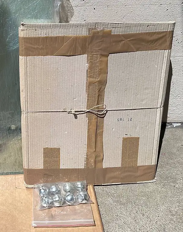 Glasregal mit Kugel Chrom Verbindung 3 Etagen.