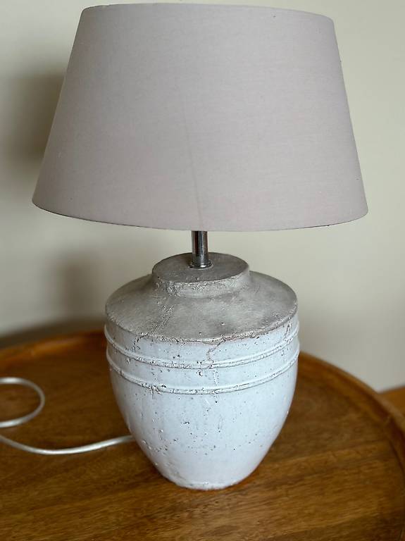 Tischlampe inkl. Lampenschirm