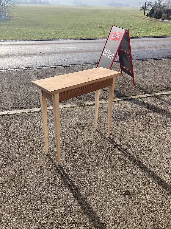Tannenholz Tischli