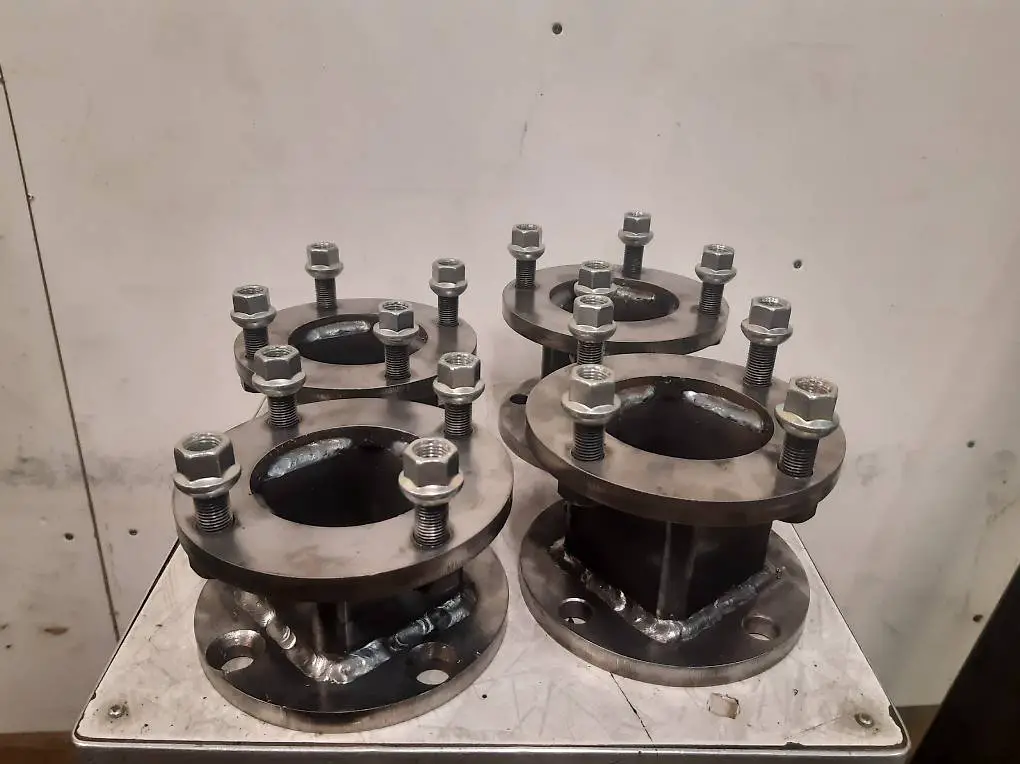 Aebi Doppelradhalter/Flansche nach Wunschbreite