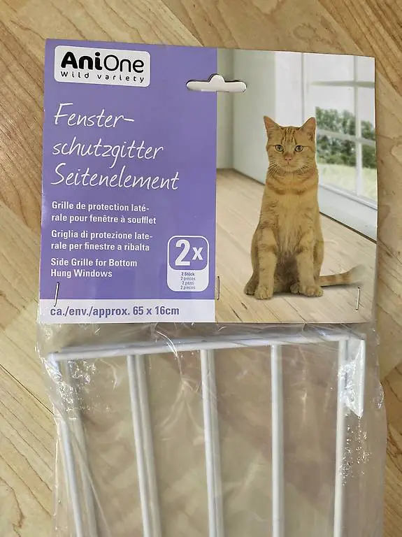 Fensterschutzgitter oben und 2x seitlich