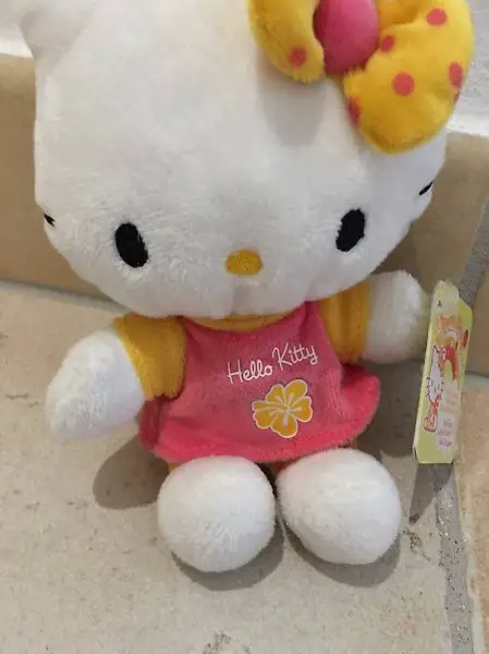 Hello Kitty di peluche - nuova