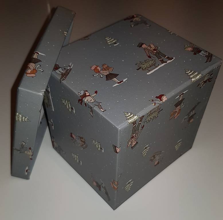 Schöne Schachtel mit Winter- bzw. Weihnachtsmotiven