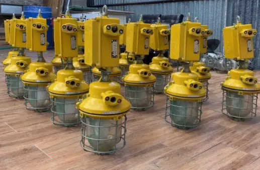 35 stück alte Industrielampen bunkerlampen