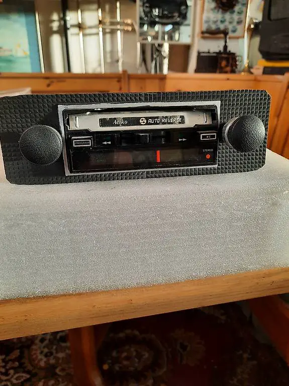 Autoradio + Tonband für Oldtimer