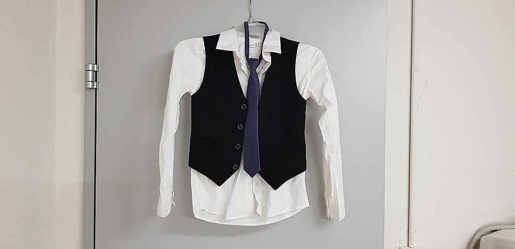 Hemd mit Weste und Schlips Gr. 134