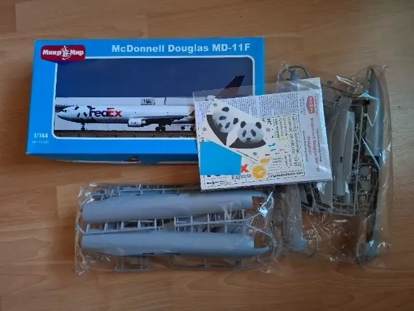 MikroMir 144-023 MD-11 Frighter