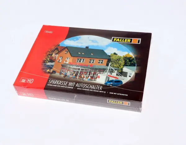 Sparkasse mit Autoschalter Spur HO von Faller