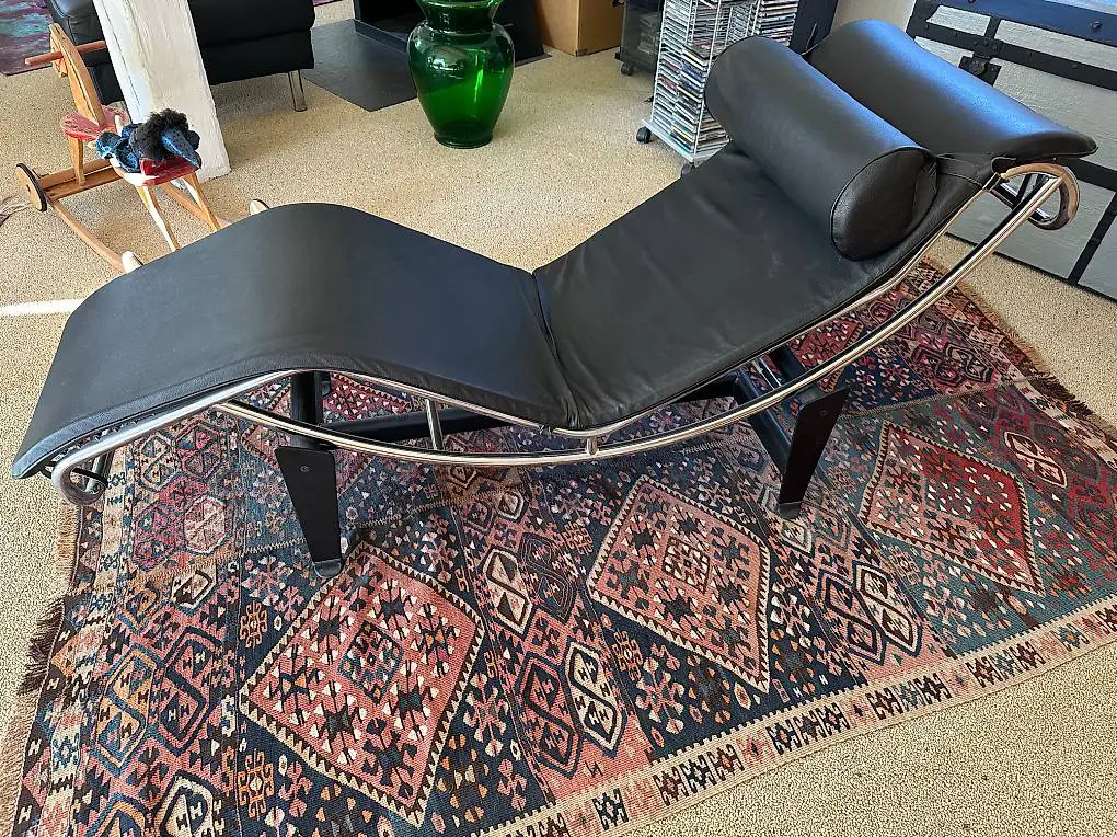 Cassina Chaiselounge aus schwarzem Leder