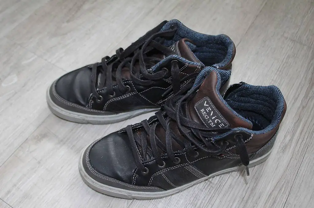 Une paire de souliers mi-haut GR.41