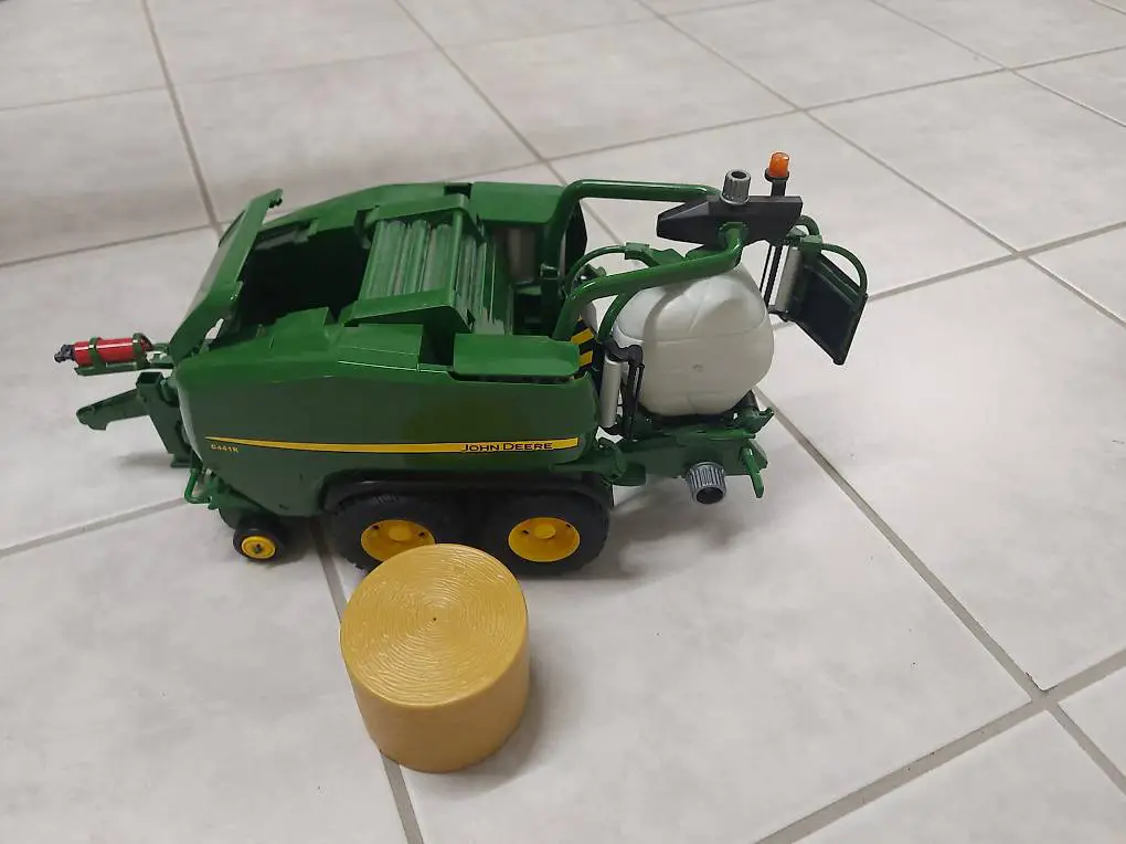 bruder John Deere Rundballen Presswickelkombination
