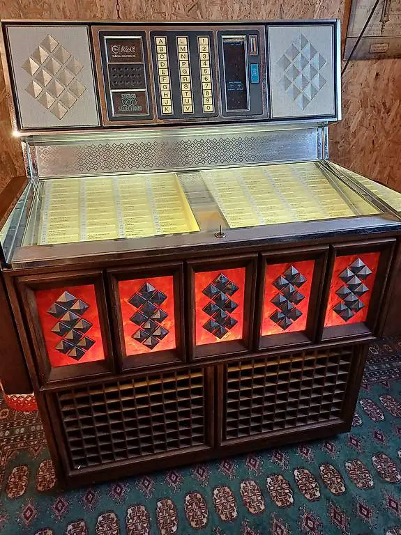 Musikbox AMI mit 100 singels