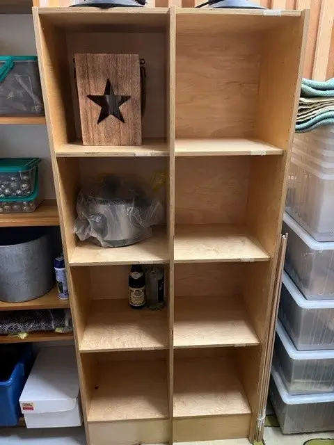 Holzregal GRATIS abzugeben